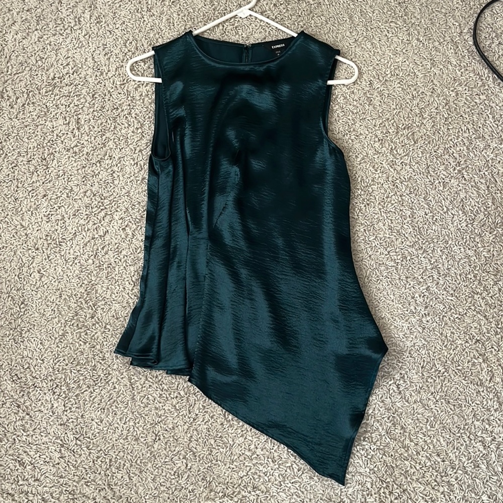 🆕 NWT Express Dark Green Teal Blue Asymmetrical Sleeveless Blouse Size Small